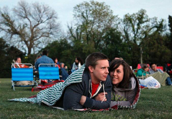 Date in a park Date in a park