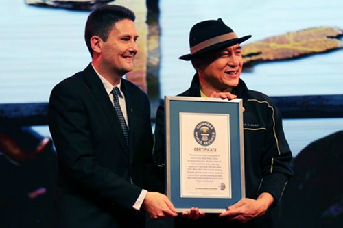 جکی چان با رکوردهای جهانی گینس اهدا