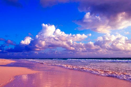 Pantai Pink Great Santa Cruz Island, Filipina.