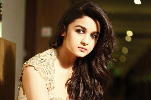 Alia Bhatt Gorgeous look