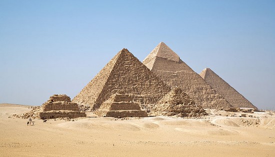 Pirâmide de Gizé Monumentos Culturais Famosos