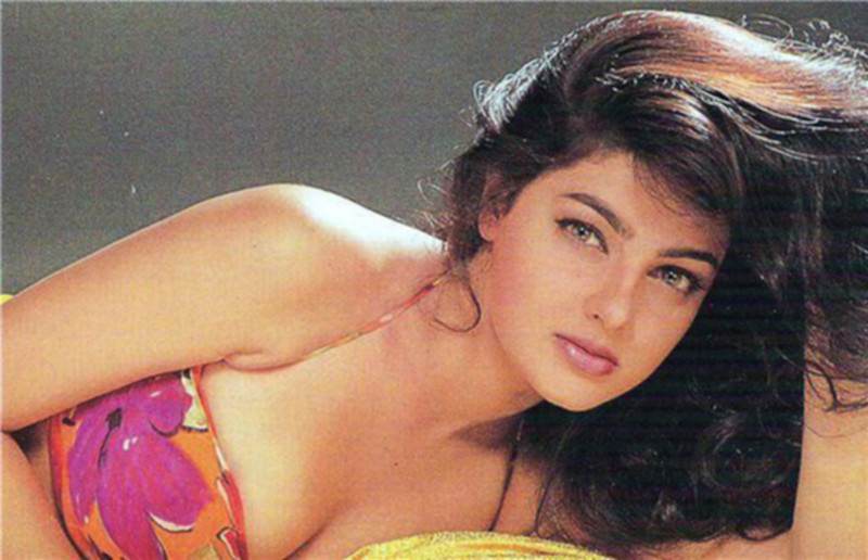 Beautiful Queen Mamta Kulkarni