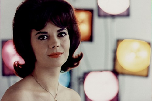 10 Famous Stars Who Died Too Young