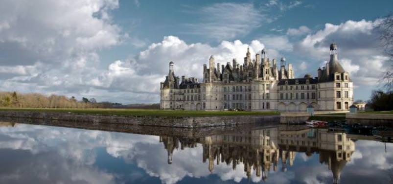 Top 10 Most Beautiful Royal Palaces in World