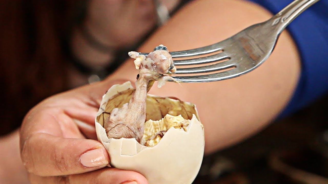 Top 10 Bizarre Foods That People Usually Eat