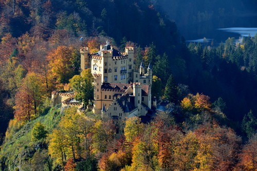 Top 10 Gorgeous Castles Around The World