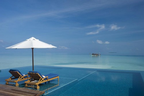 10 Stunning Infinity Pools