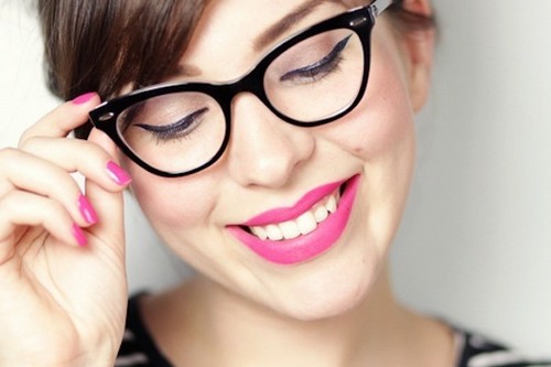 10 Make-up Tips for Girls with Eyeglasses