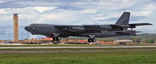 Stratofortresses test operational skills in Koa Lightning Boeing B-52 Stratofortress