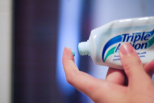 Top 10 Bizarre Uses of Toothpaste