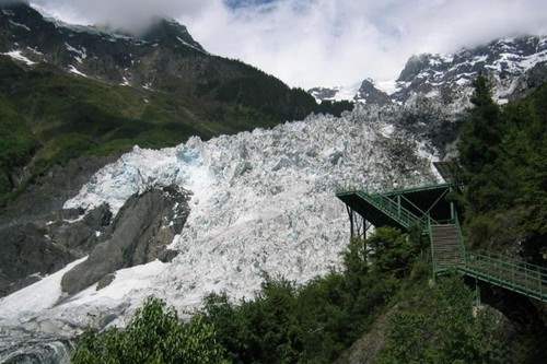 Mingyong Glacier
