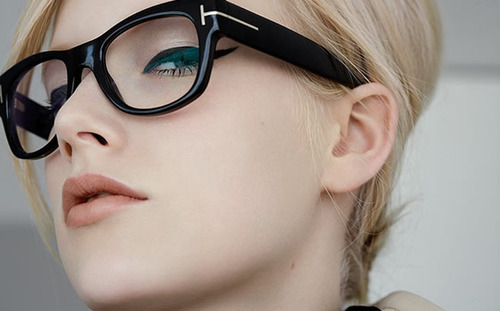 Thick-rimmed glasses