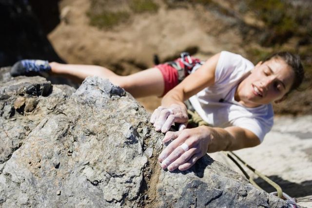 Wall climbing to lose body fats Wall climbing to lose body fats