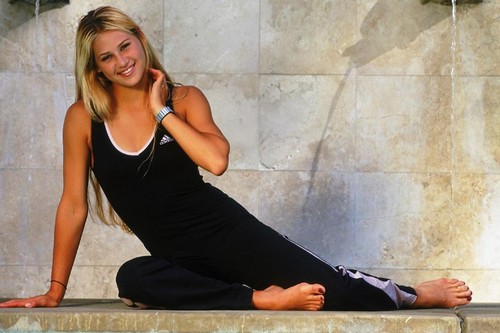 Anna Kournikova Bare Feet