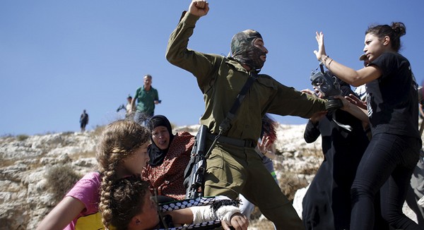 Israeli soldiers execute Palestinian girls