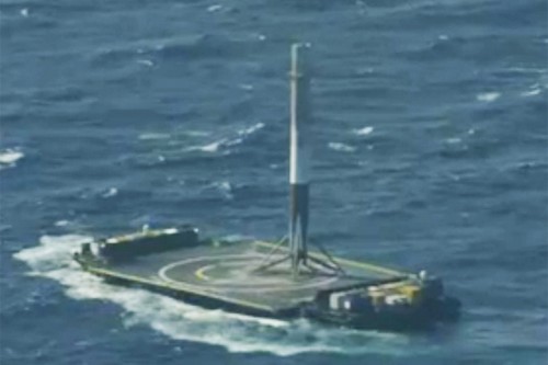 SpaceX Sticks Vertical landing