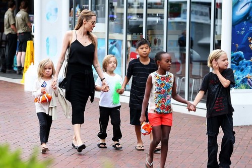 Single Mom Angelina Jolie with Kids