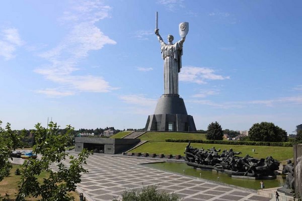 20 Most Enormous Monuments And Statues Around The World