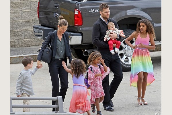 Hottest Celebrity Dads