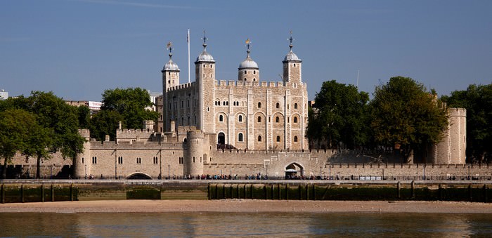 Top 10 Spine-Chilling Haunted Locations in the UK