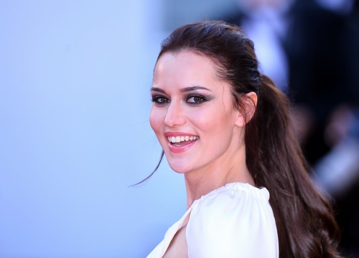 Fahriye Evcen 