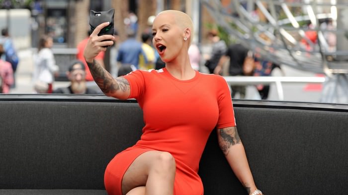 Hot Female Celebs with Bald Head