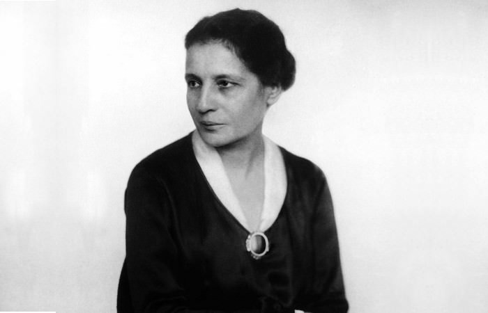10 Amazing Women in Science Who Should Be More Famous