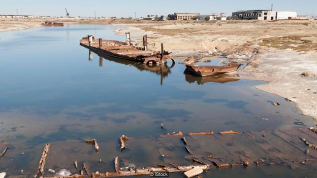 Vozrozhdeniya Island