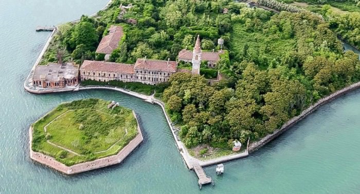 Island Octagon of the island Poveglia
