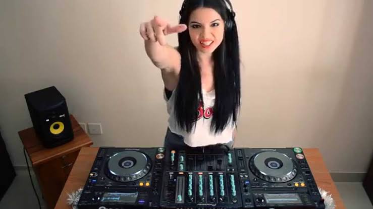 DJ Ane Teri