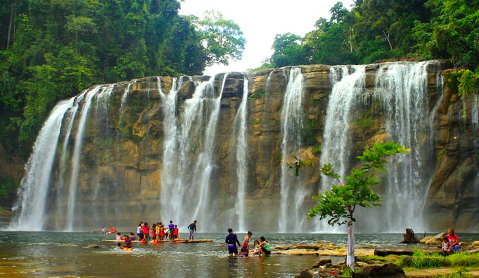 Tinuy-an Falls beautiful places to visit in the Philippines