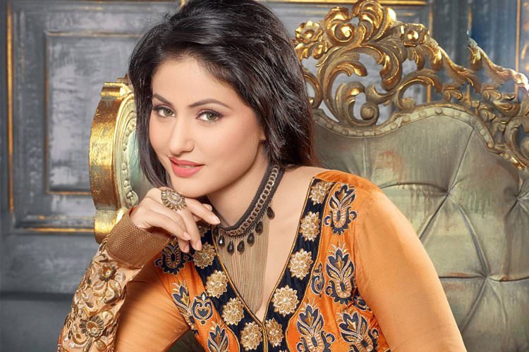 Top 10 Beautiful Muslim Actresses of Bollywood - WondersList