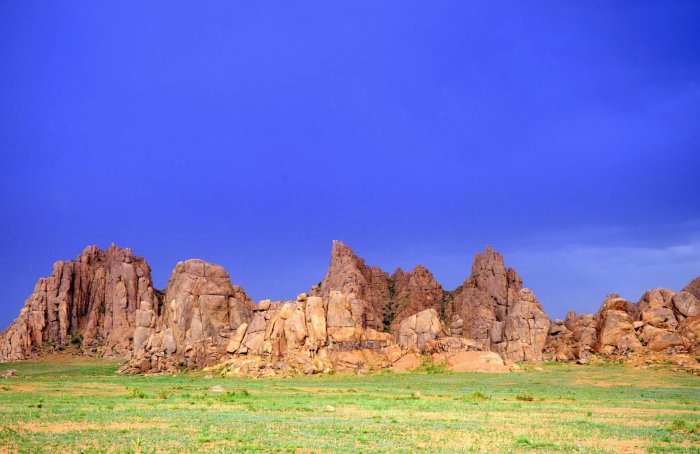 Ikh Gazar Chuluun Uul